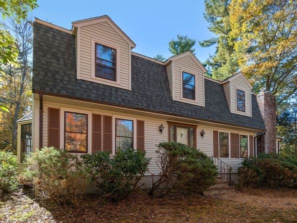 3 Massachusetts Ave, Norfolk MA 02056