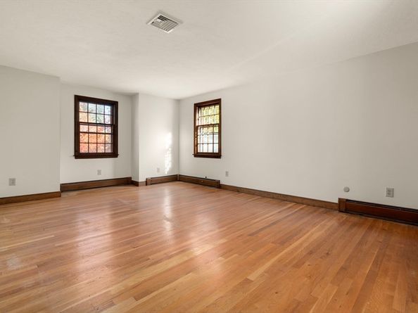 3 Massachusetts Ave, Norfolk MA 02056