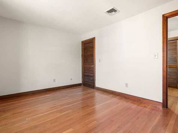 3 Massachusetts Ave, Norfolk MA 02056