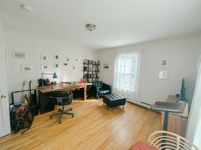 10 Maple St, Sturbridge MA 01566