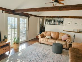 10 Maple St, Sturbridge MA 01566