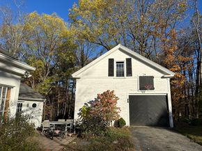 10 Maple St, Sturbridge MA 01566