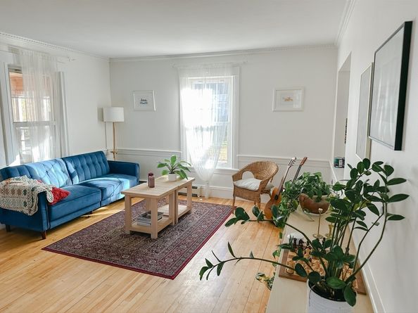 10 Maple St, Sturbridge MA 01566