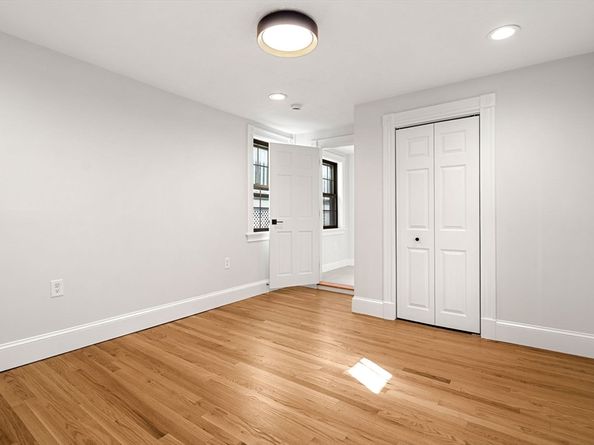 250 W Fifth St 1, Boston MA 02127
