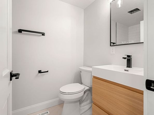 250 W Fifth St 1, Boston MA 02127