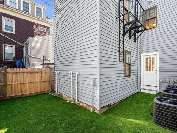 250 W Fifth St 1, Boston MA 02127