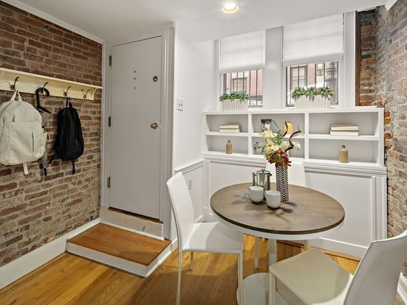 76 Phillips St A, Boston MA 02114