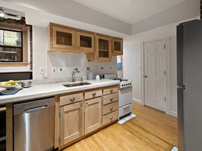 76 Phillips St A, Boston MA 02114
