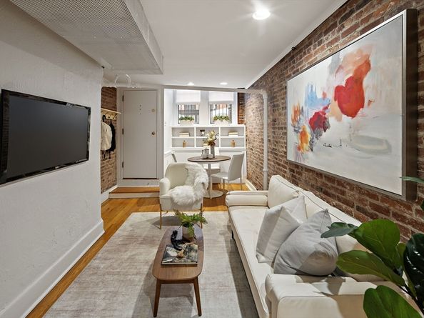 76 Phillips St A, Boston MA 02114