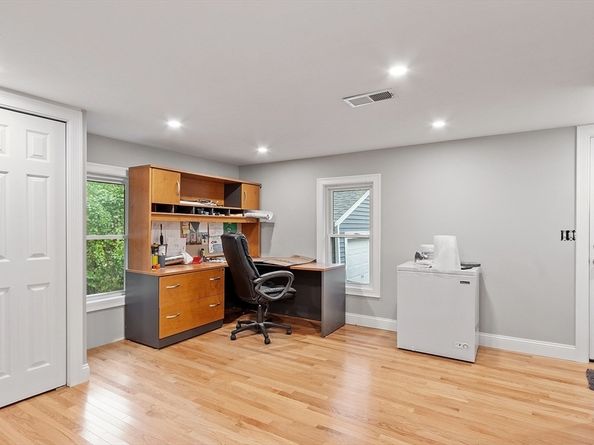 87 Roosevelt Street, Fitchburg MA 01420