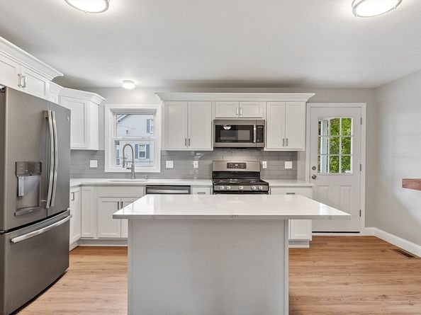 87 Roosevelt Street, Fitchburg MA 01420