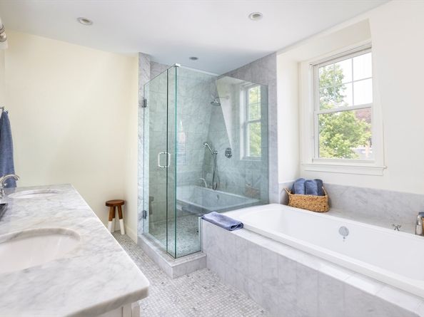 9 Ripley St 1, Newton MA 02459