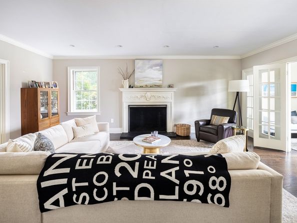 9 Ripley St 1, Newton MA 02459