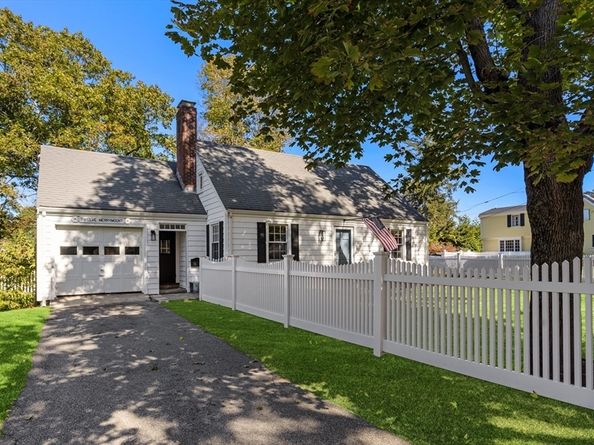 12 Merrymount Rd, Hingham MA 02043