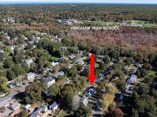 12 Merrymount Rd, Hingham MA 02043