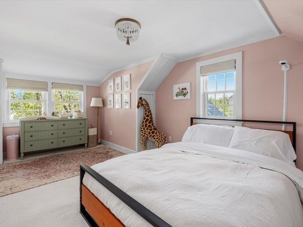 12 Merrymount Rd, Hingham MA 02043