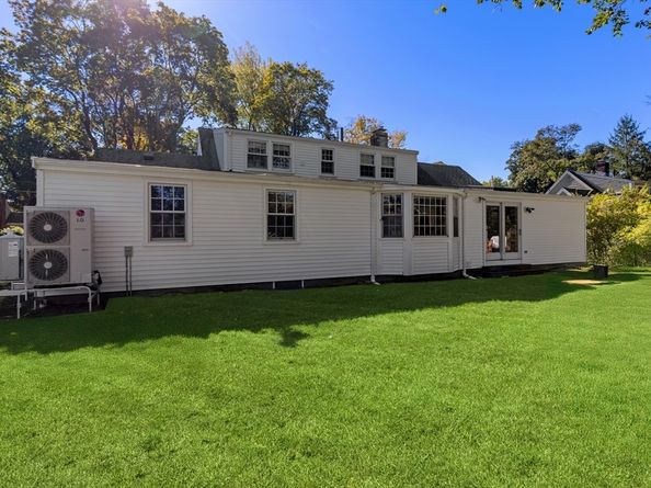 12 Merrymount Rd, Hingham MA 02043