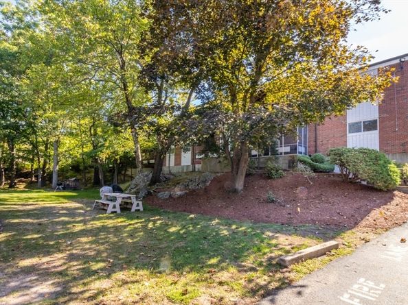 115 Grove St 11, Boston MA 02132