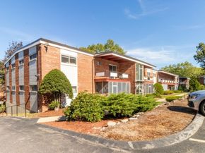 115 Grove St 11, Boston MA 02132