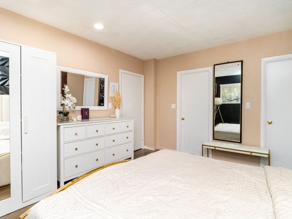 115 Grove St 11, Boston MA 02132