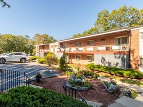 115 Grove St 11, Boston MA 02132