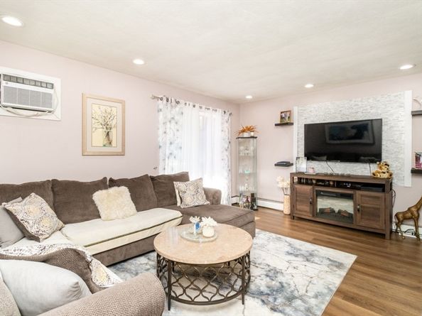 115 Grove St 11, Boston MA 02132