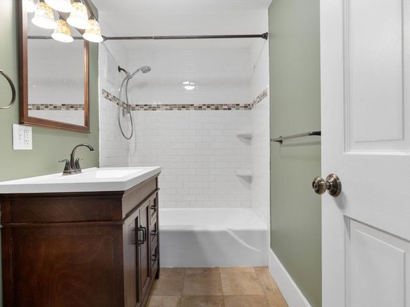 29 Arlington Road 4, Woburn MA 01801