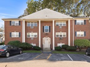 29 Arlington Road 4, Woburn MA 01801
