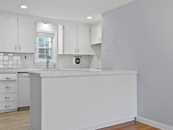 29 Arlington Road 4, Woburn MA 01801