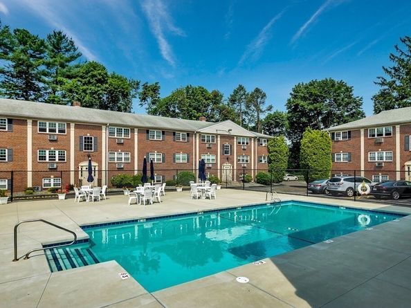 29 Arlington Road 4, Woburn MA 01801