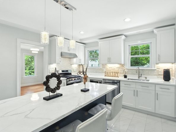 685 Union St, Braintree MA 02184