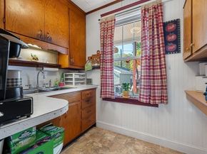 22 Anderson Ave, Worcester MA 01604