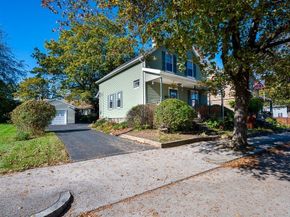 22 Anderson Ave, Worcester MA 01604