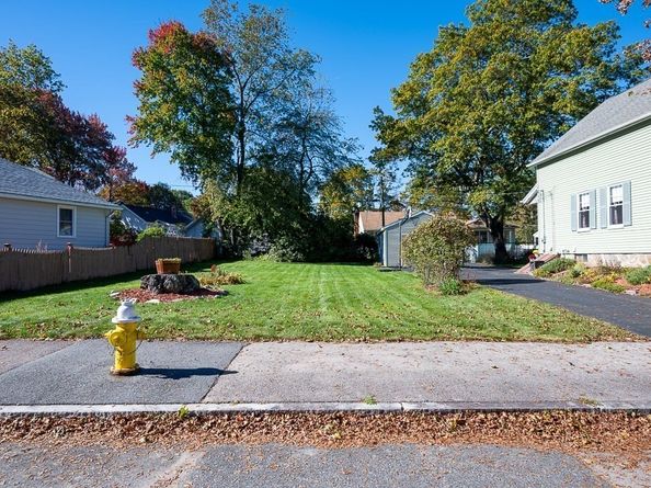 22 Anderson Ave, Worcester MA 01604