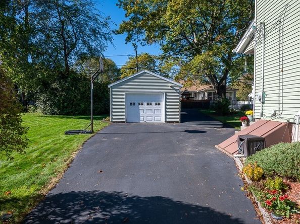 22 Anderson Ave, Worcester MA 01604