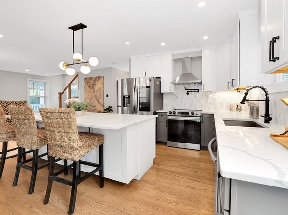 34 Temple Street 34, Boston MA 02124