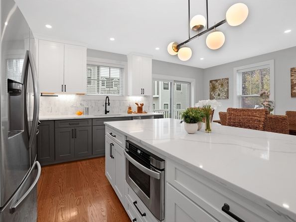 34 Temple Street 34, Boston MA 02124