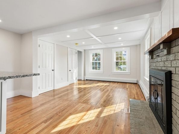 177 Main St, Rockport MA 01966