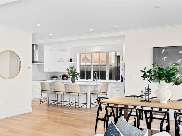32 Kingsbury A, Wellesley MA 02481