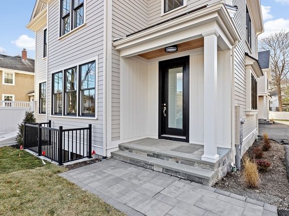 32 Kingsbury A, Wellesley MA 02481