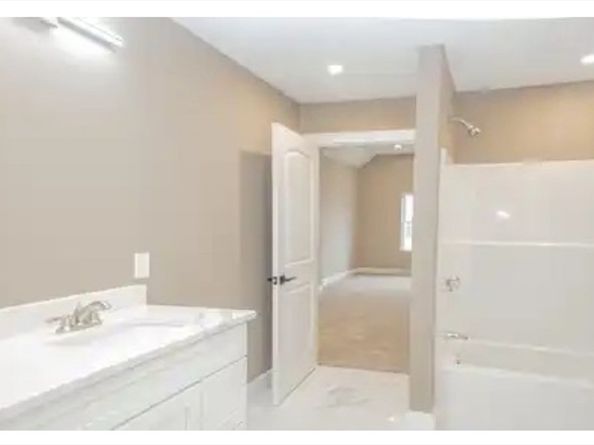 63 Progressive St, Worcester MA 01604