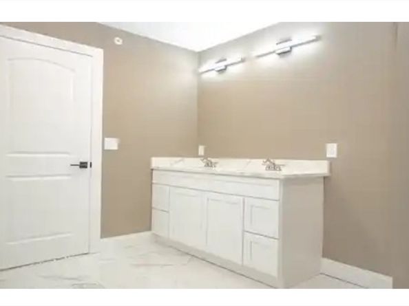 63 Progressive St, Worcester MA 01604