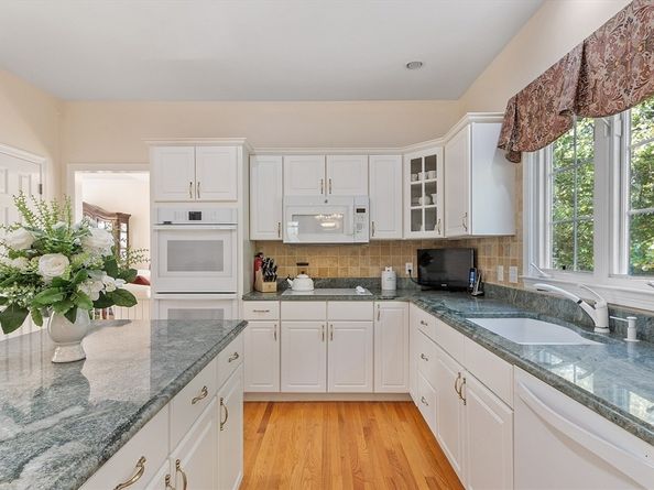 34 Joseph Rd, Shrewsbury MA 01545