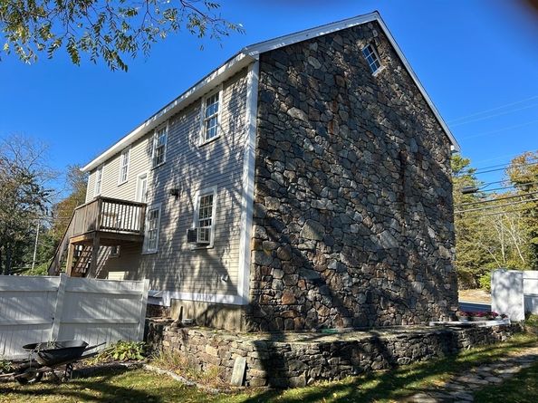 1 Main St, Essex MA 01929