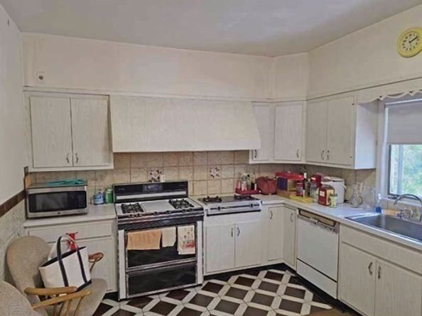 4 Saint Paul St, Cambridge MA 02139