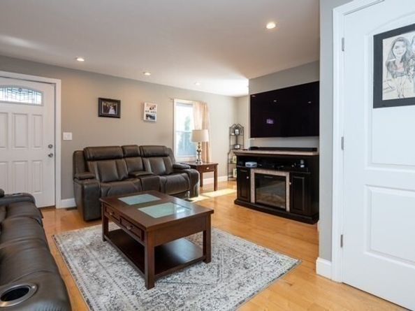 46 Wardwell Ave, Lynn MA 01902