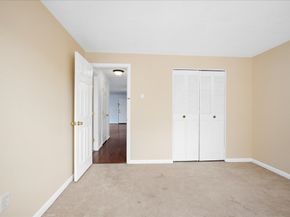 26 Williamsburg Ct 22, Shrewsbury MA 01545