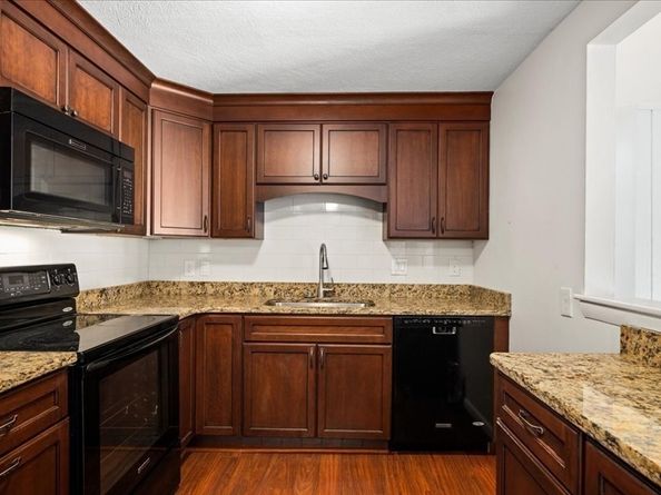 26 Williamsburg Ct 22, Shrewsbury MA 01545