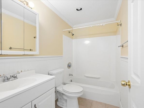 26 Williamsburg Ct 22, Shrewsbury MA 01545