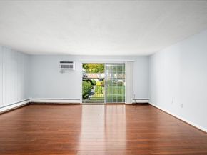 26 Williamsburg Ct 22, Shrewsbury MA 01545